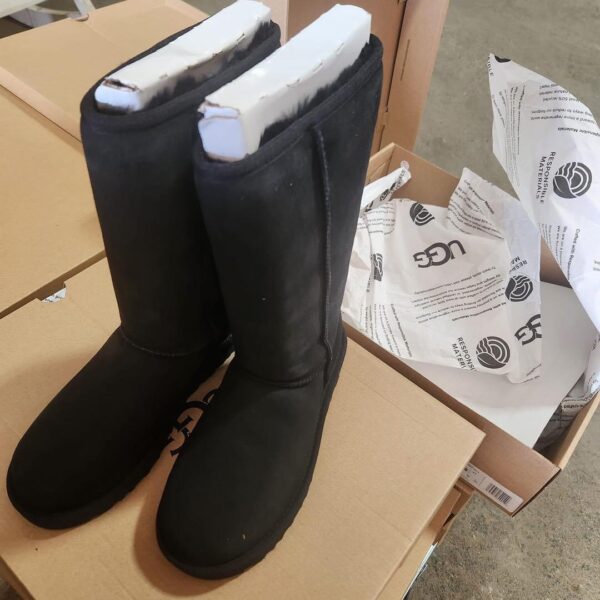 Exclusive Deal: 40+ UGG Shoe pallets in a Premium Wholesale - Image 3