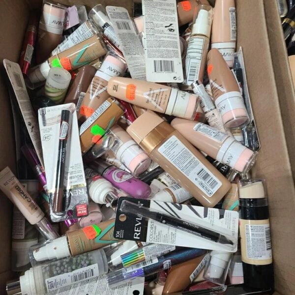 Color Best-Selling All In One Makeup Pallet - Image 10